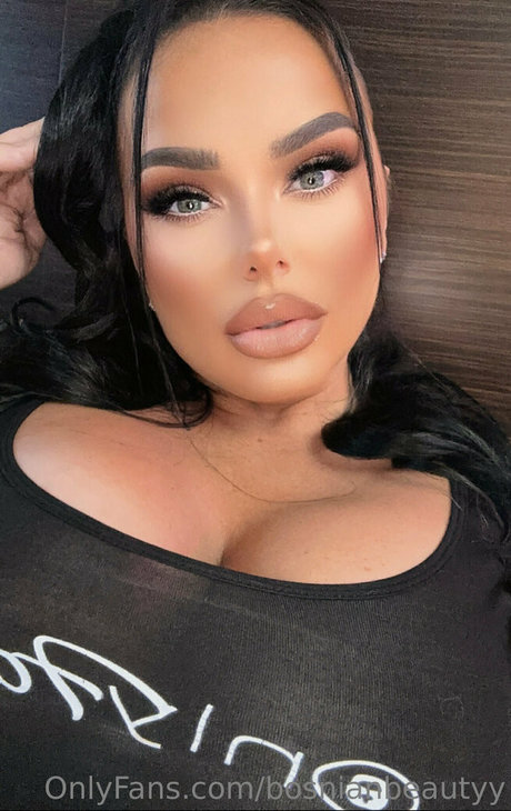 bosnianbeautyy onlyfans ass