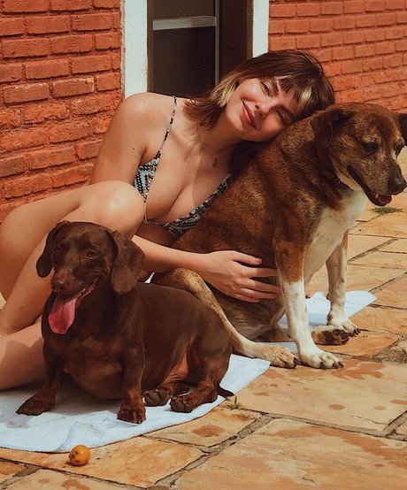 Triz Pariz sexy onlyfans