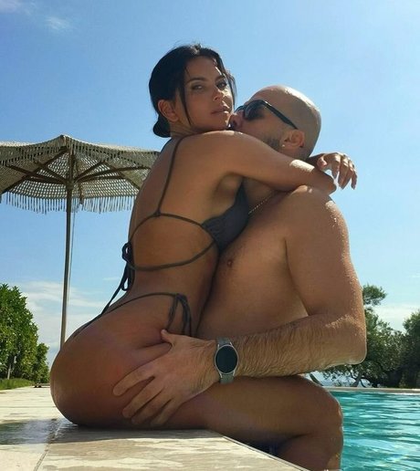 Apostoleanu onlyfans model photos