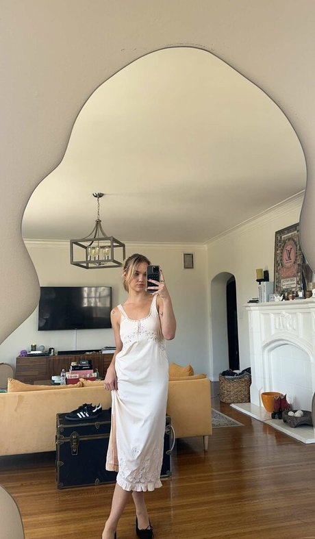 Emma Brooks porn onlyfans