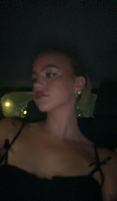 Emma Brooks Profile pic