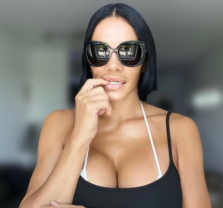 NinaUnrated onlyfans leaked.