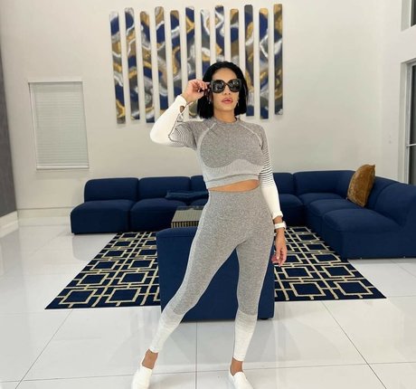 NinaUnrated Profile pic