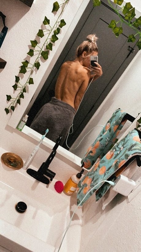 hawaiirae onlyfans leak ass