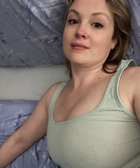 Kimberly Nixon onlyfans leakes