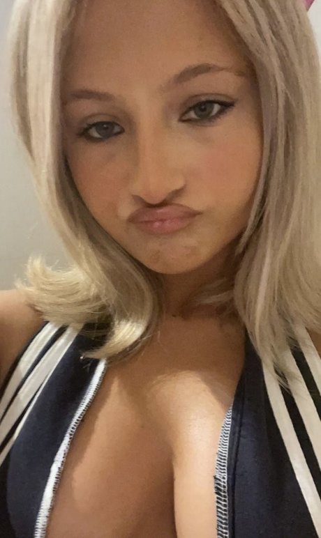 Daisy Campbell Profile pic