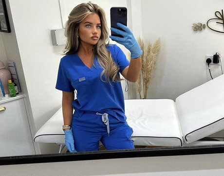 Mia Woodhall onlyfans nudes