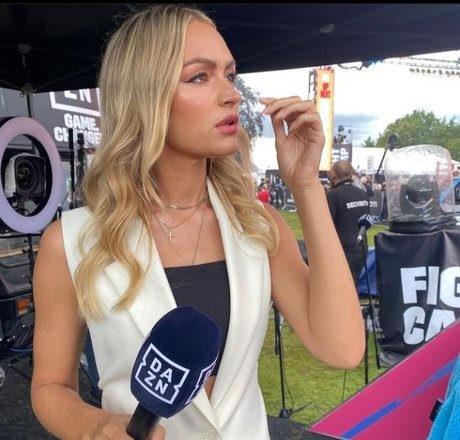 Laura Woods Profile pic