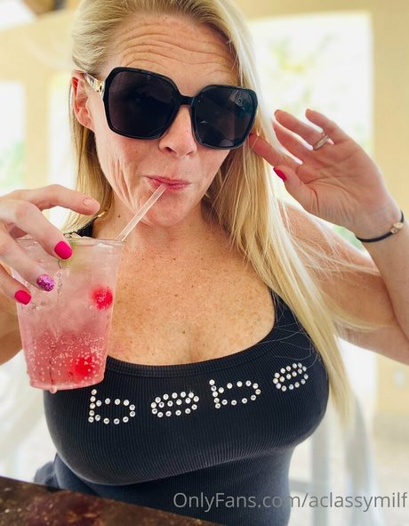 aclassymilf onlyfans naked pics