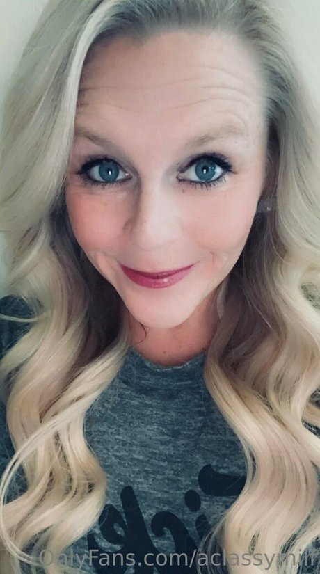 aclassymilf onlyfans pics nude