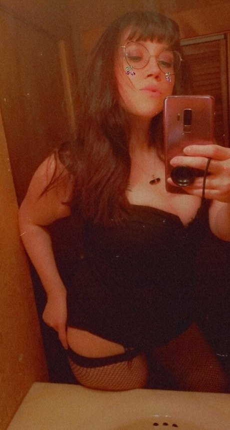 vvpurplerosevv onlyfans posts