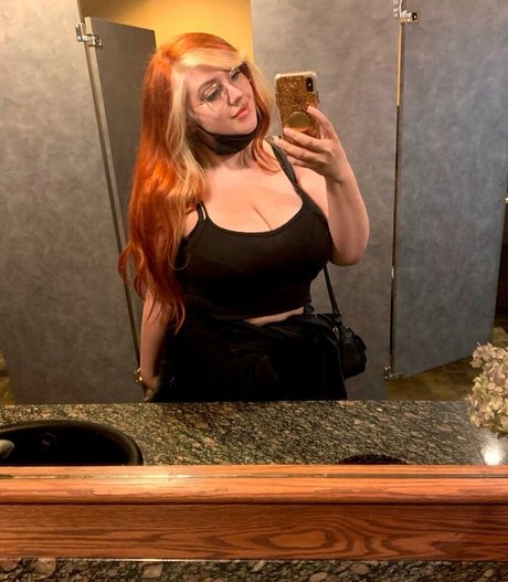 Autumn Spice onlyfans nude pics