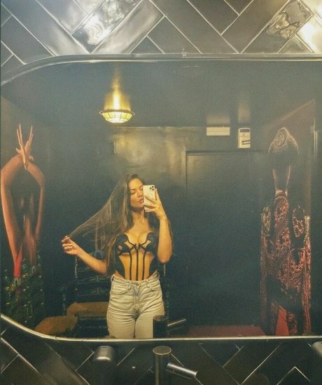 Alessandra Sironi onlyfans nude