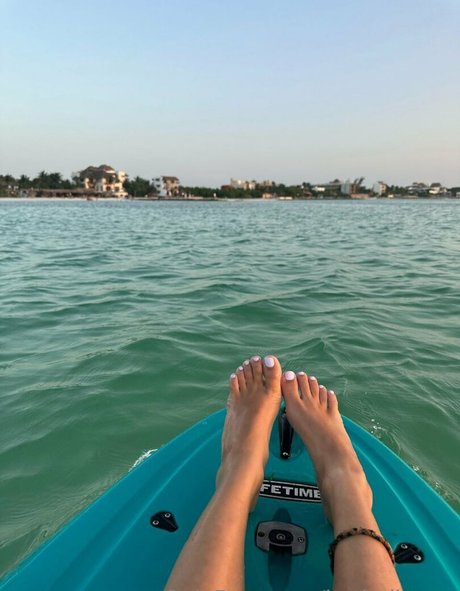 Beth Oliver onlyfans leaks.