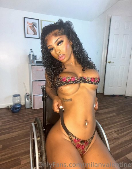 milanvalentine onlyfans ass
