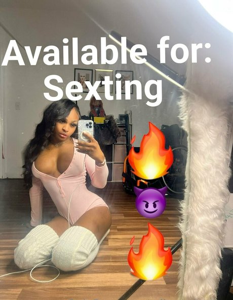 milanvalentine onlyfans nudes