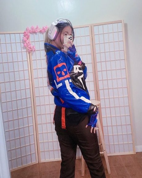 Kura Onee san only fans naked