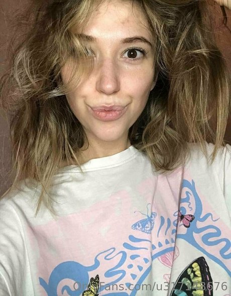 teach ella onlyfans pics