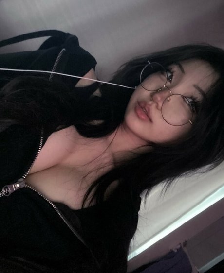 yurasweb onlyfans leaked tits
