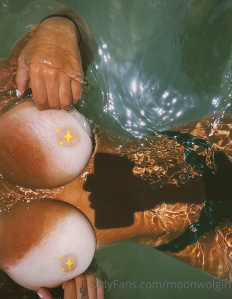 moonwolgirl onlyfans model images