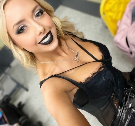 alliewrestling onlyfans ass