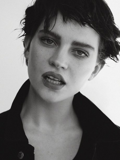 Sophie Thatcher onlyfans leak