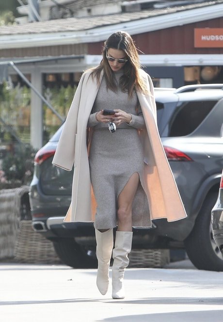 Alessandra Ambrosio onlyfans sex leaked