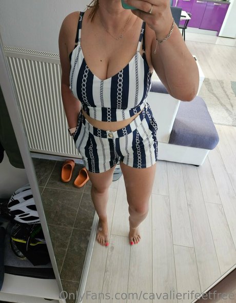 cavalierifeetfree tits onlyfans