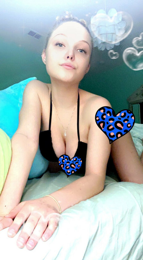 Evieerikson onlyfans posts