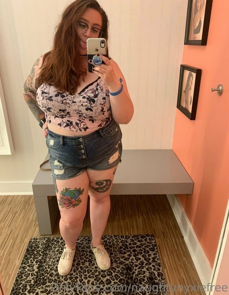 naughtynyxiefree hot onlyfans
