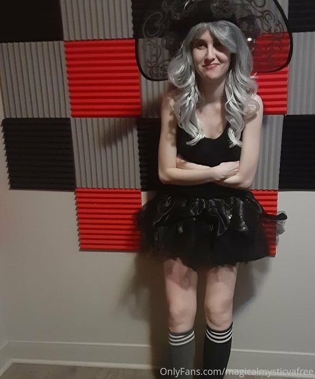magicalmysticvafree onlyfans model photo