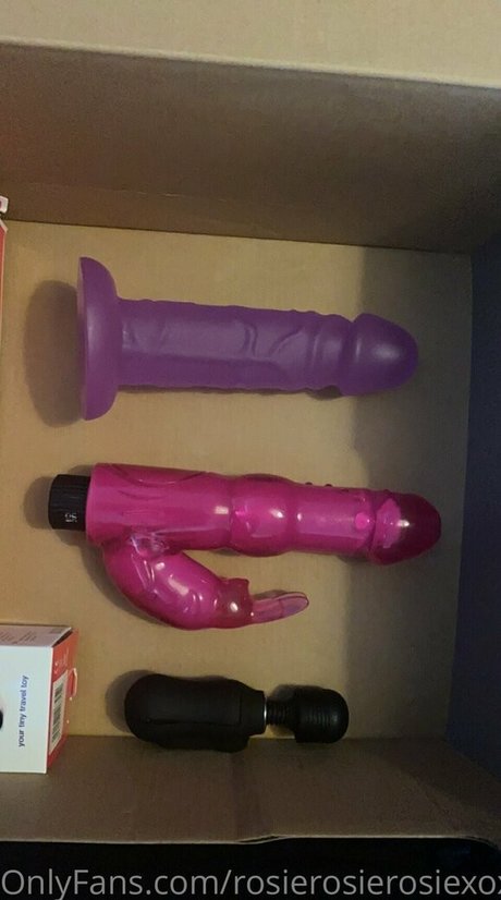 rosierosierosiexoxo onlyfans leaks.