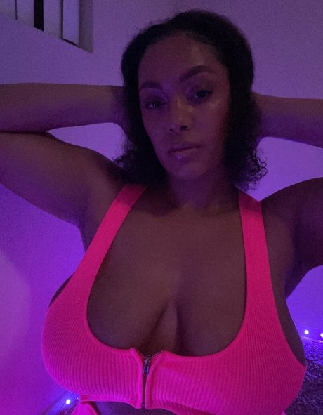 famousaria onlyfans leaked