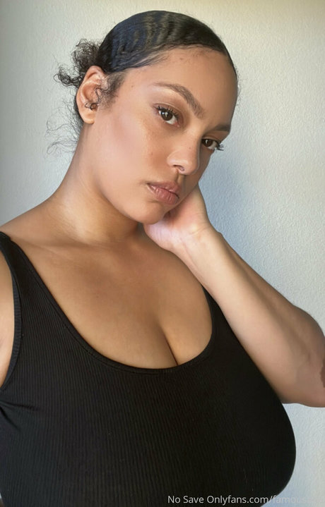 famousaria onlyfans leaked nudes