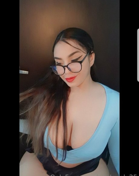 mialovely25 only fans leak nude