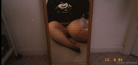 sleepy hneybee leaked onlyfans