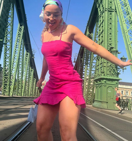 Ella Eyre nude only fans