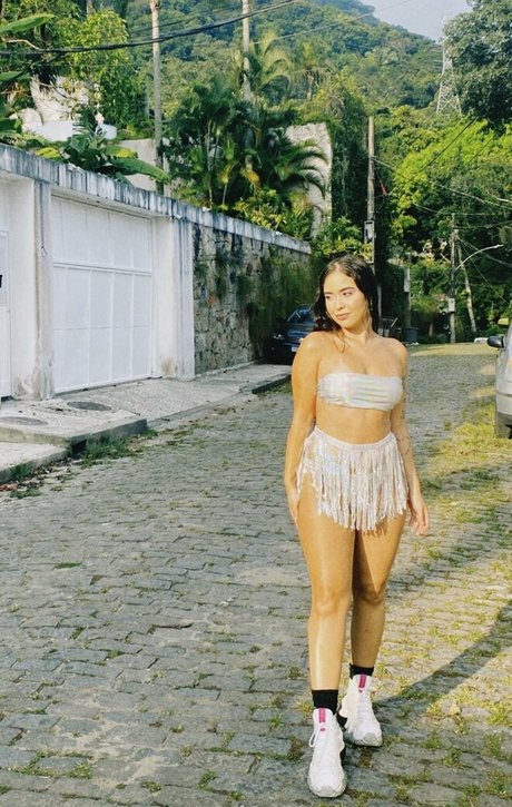 Bruna Balbino onlyfans model images