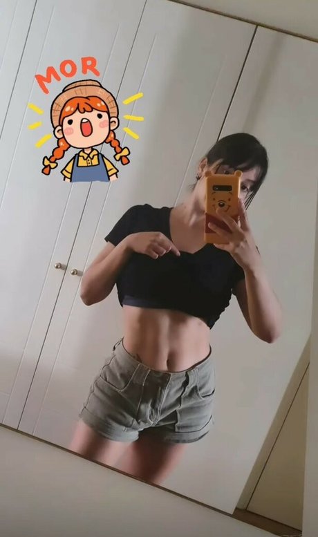 Shermie Cosplay onlyfans model images