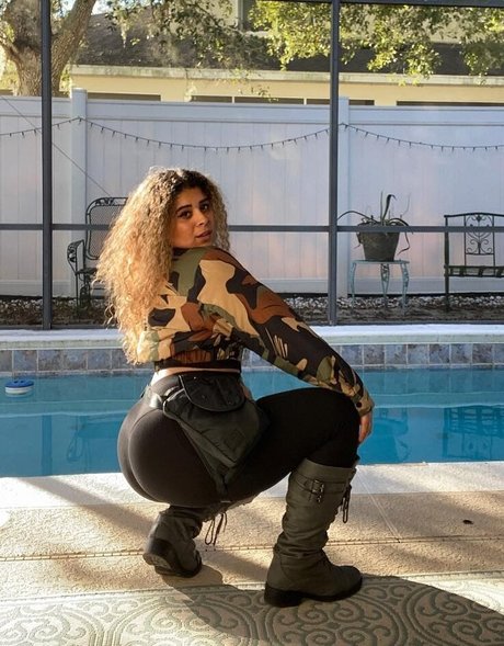 JustYeliz nude onlyfans leaks