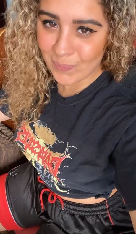 JustYeliz free onlyfans