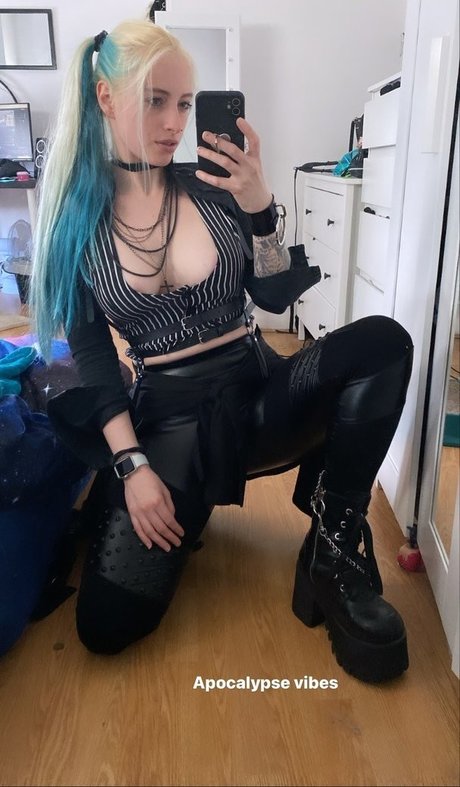 Giulia Henne onlyfans tits