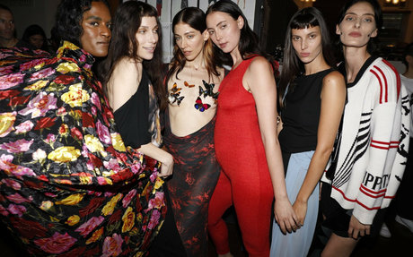 Caroline Polachek naked onlyfans leaks