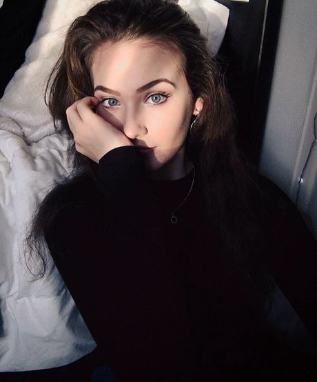 Caitlin Scott onlyfans nude content