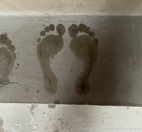 preciousssgemm onlyfans model images