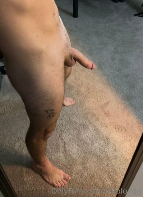 nikolongg onlyfans pic