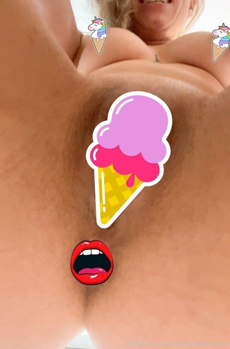 deargoddesssara en onlyfans