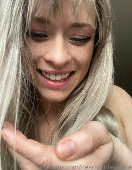 deargoddesssara only fans xxx