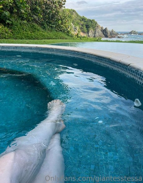 giantesstessa onlyfans.