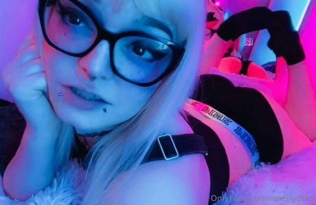 Ninehydras onlyfans model